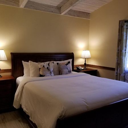 Carmel Valley Lodge Екстериор снимка